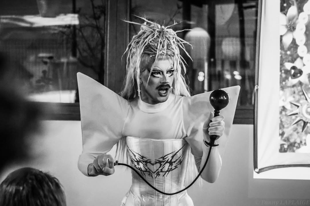 Patrón de costura de mallas con hombros al descubierto (tallas XS a 4X) para drag queens